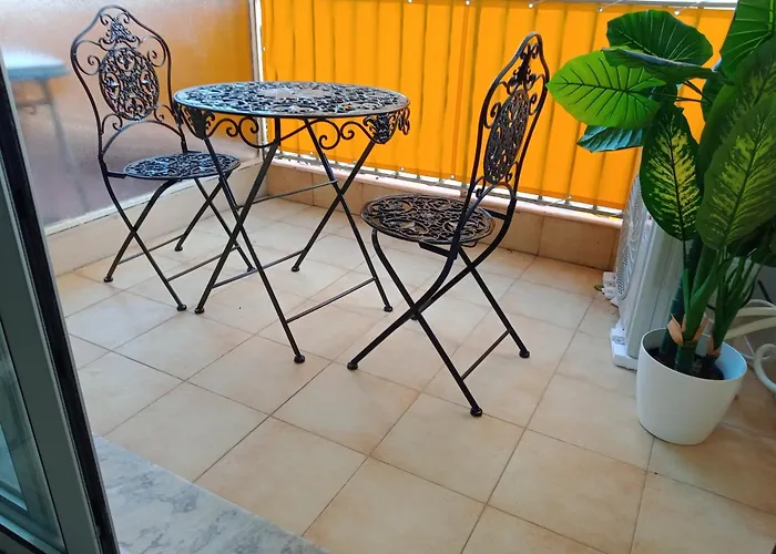 Апартаменти Au Calme Мантон